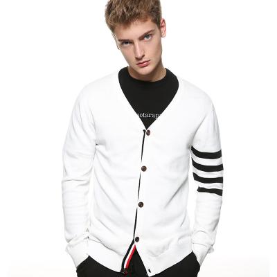 China Spring Summer Anti-wrinkle Slim Fit V-Neck Men's 100% Cotton Knitted Cardigan Sweater for sale