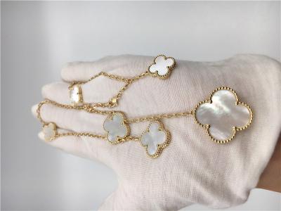 Cina Oro giallo magico madreperlaceo bianco della collana 18k di Van Cleef Arpels Alhambra in vendita