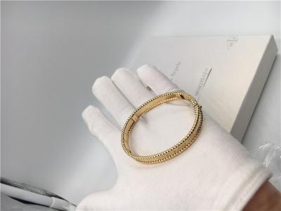 Cina Gioielli dell'oro del braccialetto 18K della firma di PerléE con la firma nessuna pietra preziosa in vendita