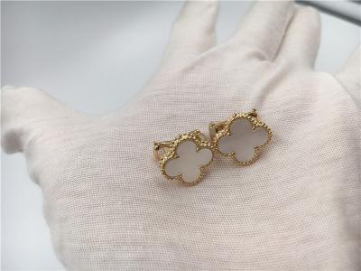 China Pendientes del oro de Alhambra 18K del vintage con la forma nacarada/del trébol blanca de hoja en venta