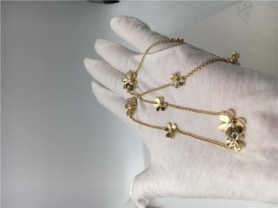 Cina collana con i diamanti rotondi, una collana dell'oro giallo 18k di 9 Flowers Van Cleef Frivole in vendita