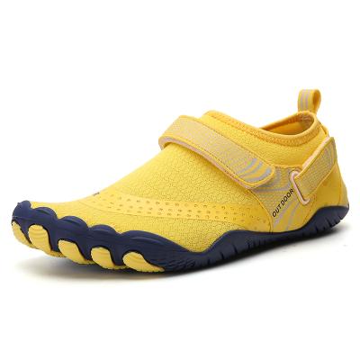 China OEM Comfortable Beach Water Shoes Skin Water Shoes Wholesale Lightweight Quick-drying Aqua Socks For Beach Swimming for sale