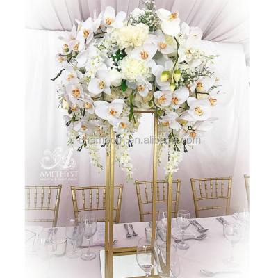 China Decorative Flower Table Wedding Metal Centerpiece Holders Tall Metal Centerpiece Holders for sale