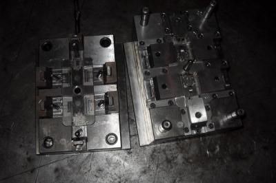 China Durable Custom Made Die Casting Mold Grinding CNC EDM Family Mold for sale