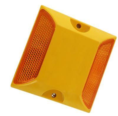 China High Brightness Highway Road Deck Dock Signal Light Cslots Road Studs Yellow Turn Signal Reflector For Road Safety for sale