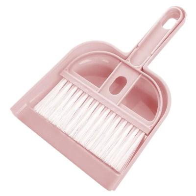 China Small broom home office dustpan set creative mini keyboard car broom cleaning dustpan for sale