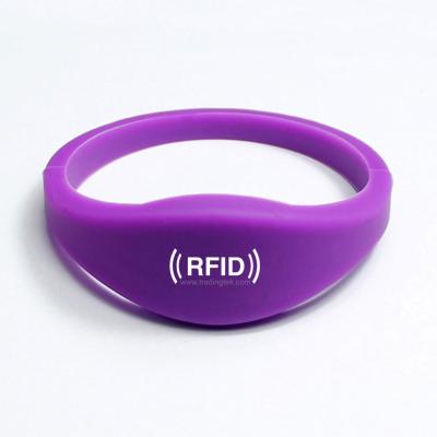 China TK4100 EM4200 T5577 Silicium waterdicht RFID-armband voor evenementenbeheer Te koop