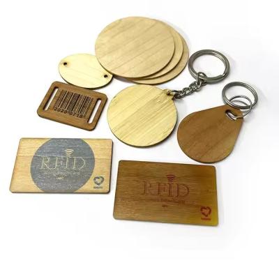 Cina Tag RFID in legno NFC impermeabile Ntag 213 215 RFID Tag di bagaglio in legno in vendita