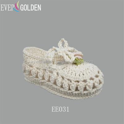 China Adorable cute unique skin-friendly crochet baby shoes elegant handmade cotton newborn shoe for baby shower decorations kits for sale