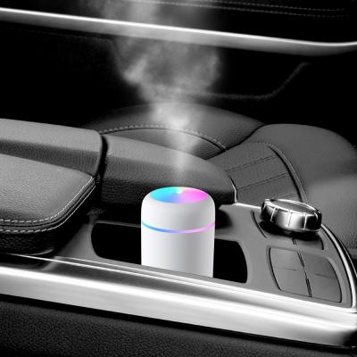 China 2021 Mini Dual Jet 300ml Portable Mist Humidifier 2021 Dual Jet 300ml Car Aroma Essential Oil Diffuser Car USB Air Humidifier for sale