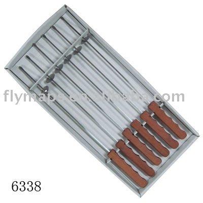 China Easily Cleaned Stainless Steel 6pcs BBQ Skewers Set With Wooden Handle Metal Skewers For Barbecue for sale