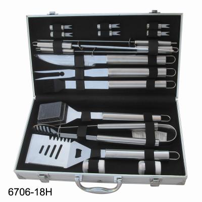 China Easily Cleaned 6706-18H 18 Pcs Stainless Steel BBQ Tool Kit With Aluminum Carry Case for sale