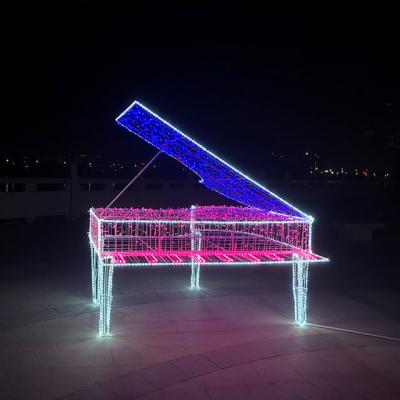 China Commercial Use Large LED Outdoor Piano Christmas Decorations For Lawn Lighting Trade Show for sale