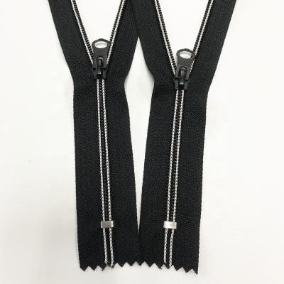 China Factory Direct Sale 5# Teeth Auto Lock Thread End-End Nylon Plastic Black White Nylon Coil Special Zipper for sale