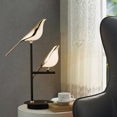 China Easy To Install Good Price Wholesale Indoor Creative Design Bird Animal Shape Study Room Luxury Led Table Lamp for sale