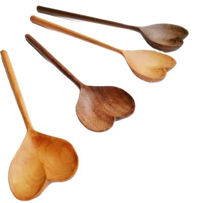 China Sustainable Japanese Wooden Spoon With Long Handle Noodle Soup Pocket Heart Shape Wooden Spoon Kitchen Tableware for sale