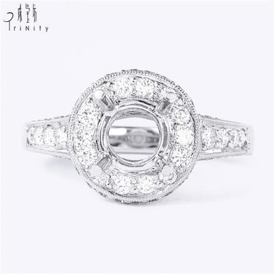 China 2019 CLASSICS New Most Popular Design 18K White Gold Luxurious Ring Solitaire Engagement Ring For Women for sale