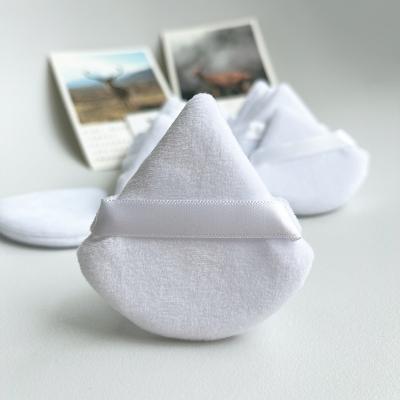 China Makeup Flossing Cushion Low Triangular Air Makeup Powder Fan Dry Powder Puff No Dead Angle Beauty Makeup Tools for sale