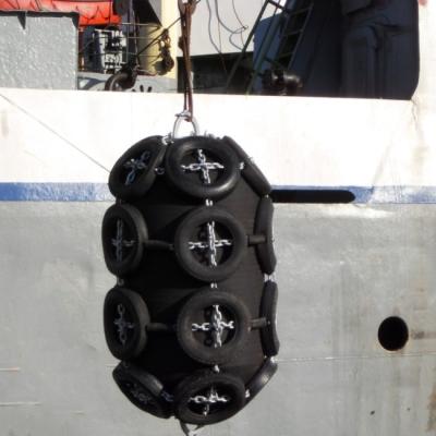 China kpa 50, das aufblasbare sich hin- und herbewegende pneumatische Marine Rubber Fender festmachend anlegt zu verkaufen