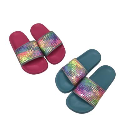 China SHOCK ABSORBING diamonds Crystal Summer Luxury Ladies Slides good quality design latest fashion ladies comfortable soft slippers factory price for sale