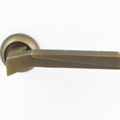 China Modern High Quality Type Interiorlever Handle Round Solid Bar Door Handle for sale