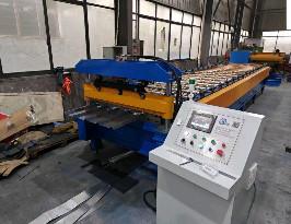 China 20-25m/min Forming Speed Roof Sheet Panel Forming Machine with Customizable Options Te koop