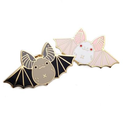 China 2021 Fashions Kids Accessories F&J Brand New Exquisite Bat Kitten Small Animal Pin Brooch Wholesale Custom Made for sale