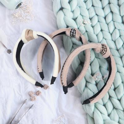 China Korean F&J Hair Accessories 2022 New Brand Environmental Friendly Personality Knotted Cloth Plastic Women's Headband for sale