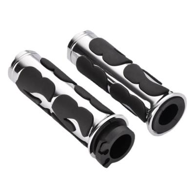 China 443g Universal Motorcycle Handle Grip Covers Customized with Zinc Alloy Flame Design for sale