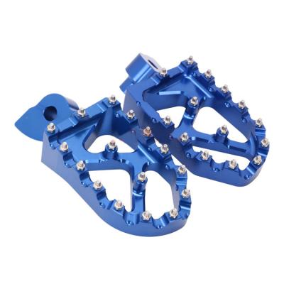 China Extended Foot Pegs for Yamaha YZ YZF WR 85 125 250 400 450F Improved Grip and Comfort for sale