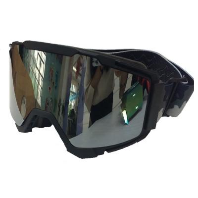 Chine Lunettes de ski à bande magnétique de silicone réglable avec lentille antibrouillard et forme cylindrique à vendre