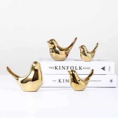 China Luxury Golden Gold Ceramic Bird Ornaments Hotel Home Decoration for sale