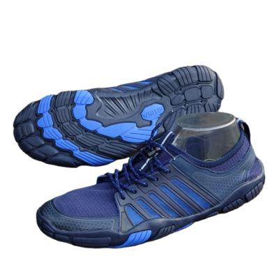 China 2021 New Fashion Trend Men's Five Finger Shoe Quick Drainage Pole Climbing Shoes for sale