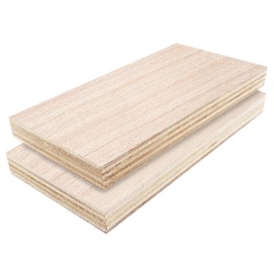 China XIYUE Modern concrete formwork plywood film faced artificial plywood E1 fireproof plywood veneer for sale for sale