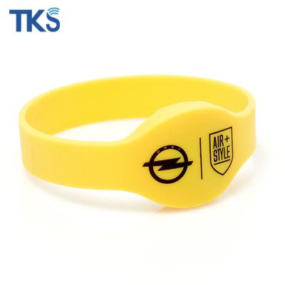 China Waterproof / Waterproof RFID Silicone Wristbands RFID Silicone Finger Band MIFARE EV1 4K Wristband For Access Control for sale