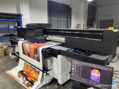 China UV-Tinte-Roll-To-Roll-Drucker mit CMYK und Weiß für Tapeten und UV-Papierdruck zu verkaufen