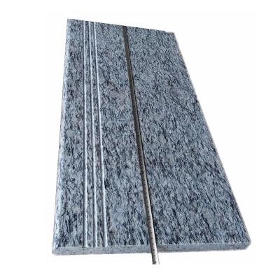 China Modern Tile Granite Step Stones Spray White Granite Stair Tread for sale