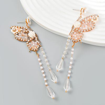 China FASHIONABLE Luxury Butterfly Design Women Diamond Crystal Pearl Flower Earrings Long Butterfly Earrings for sale