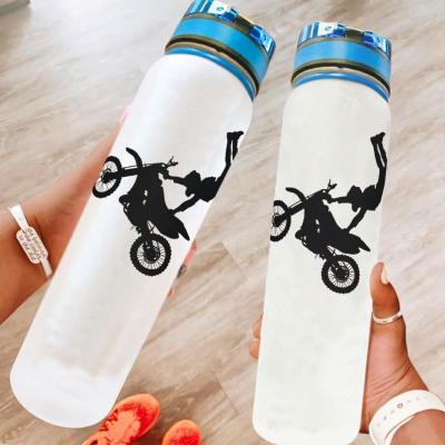 China Minimalist 32Oz Sports Water Bottle With Motivational Time Marker To Drinkmotocross Bottle32oz Accompanying Mug for sale