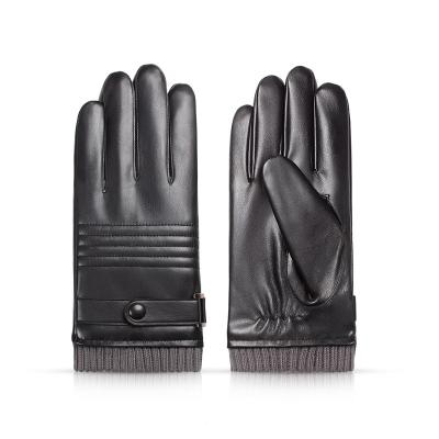 China Black Synthetic Leather Gloves Windproof Windproof / Comfortable Man Faux Leather Gloves for sale