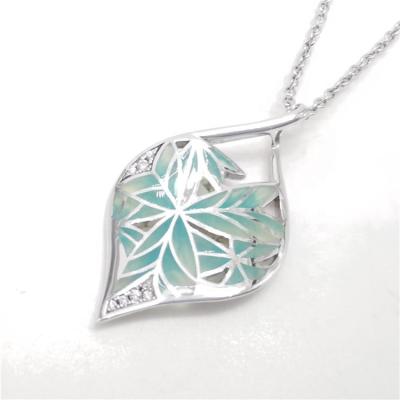 China Fashion Cute White Gold Plated 925 Sterling Silver Green Charm CZ Cubic Zirconia Leaf Pendant for sale