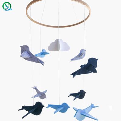 China Toy Unique Felt Baby Crib Soft Moving Birds with Cloud Crib Perfect Decor BabyToys for sale