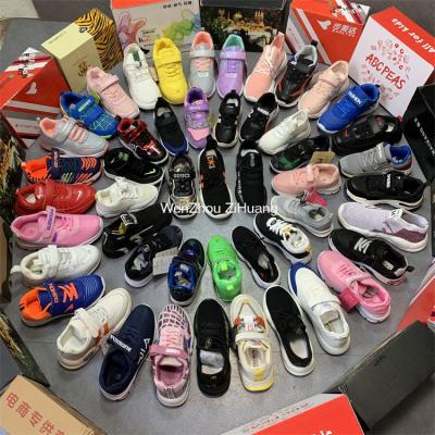 China Current moq of new design children's fashion trend K855 fashion sneakers wholesale cheap sports shoes low for sale