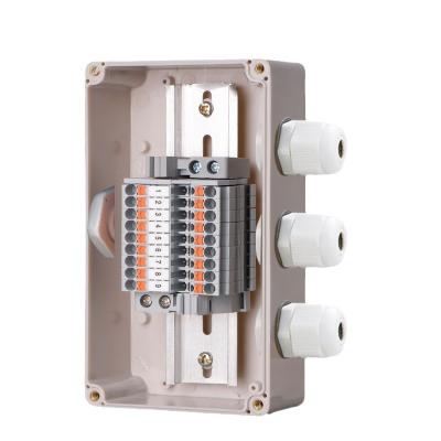 China IP65 Wasserdichte Kabel-Kreuzung Box 1 in 3 aus 80 * 160 * 55mm mit PT2.5 Din Rail Terminal Blöcke zu verkaufen