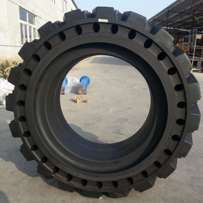 China Skid Steer Boom Lift Spare Wheel 385/65-24 445/65-24 Mold On Black Rubber Solid Tires for sale