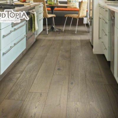 China Modern Classic UV Lacquer Brushed Wood Parquet Solid Wood Flooring for sale