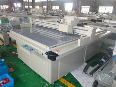 China Geen Brandende Doossnijmachine/Flatbed Scherpe Plotter voor Vertoning Te koop