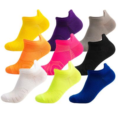 China 2021 Arrivals Wholesale Antibacterial Thick Towel Soccer Bottom Slip Sport Men Women Socks Custom Logo Ankle Running Socks for sale