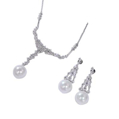 China CLASSIC S925 silver plated white gold light luxury Fashion V-shaped clavicle freshwater pearl pendant necklace jewelry for sale