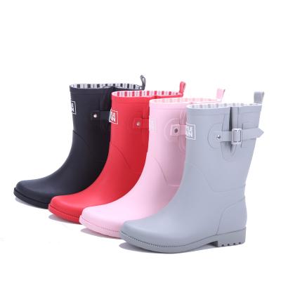 China Qinghong Waterproof Dustproof Shoes Stylerain Rubber Rain Boots Women for sale